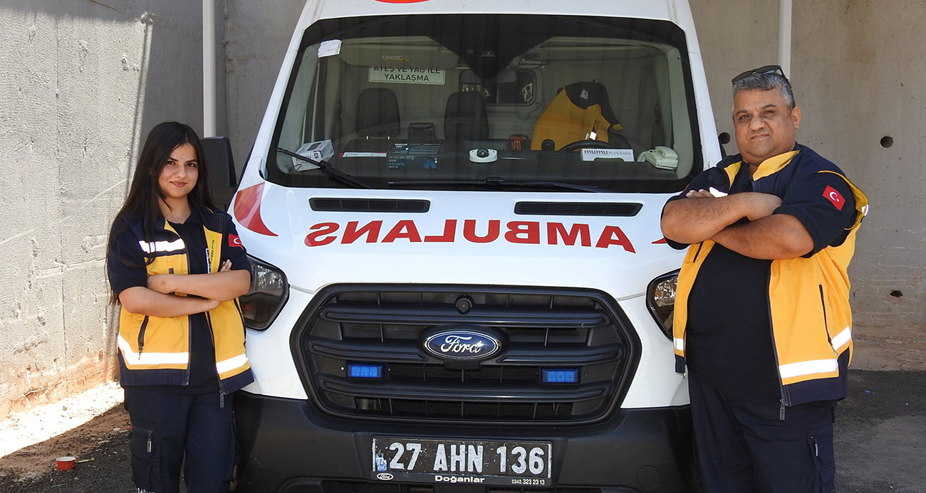 Sağlık çalışanı baba ve kızı birlikte hayat kurtarıyor