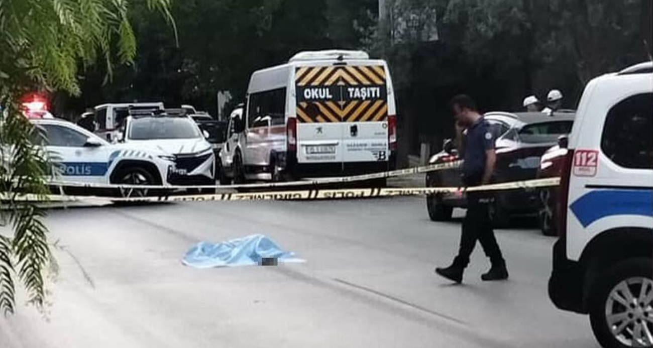 İzmir’de korkunç olay: Yola yatan kadının üzerinden 2 araba geçti