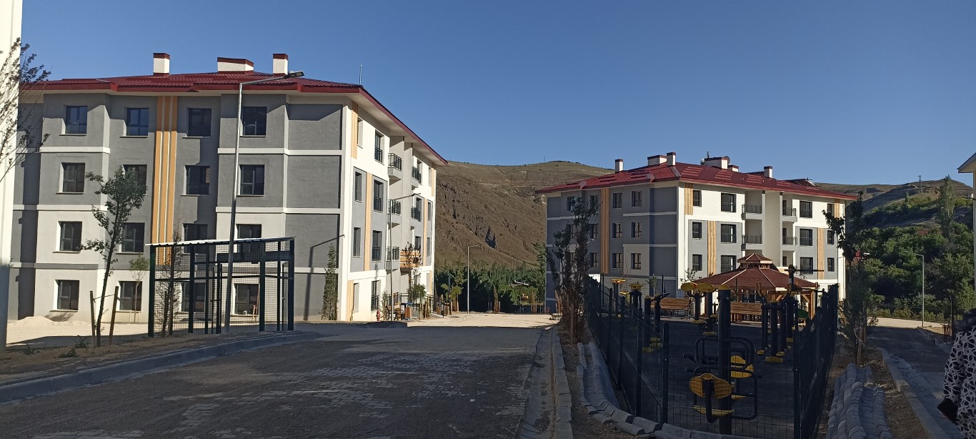 Sivas Gürün’de afet konutları hak sahiplerini buldu