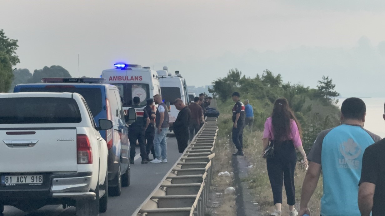 Düzce’de denize giren genç sağlıkçı boğuldu
