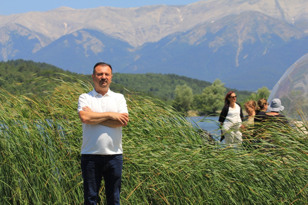 Babaannesinin tarlasına tesis kurdu Kuveyt ve Katarlıları konuk ediyor