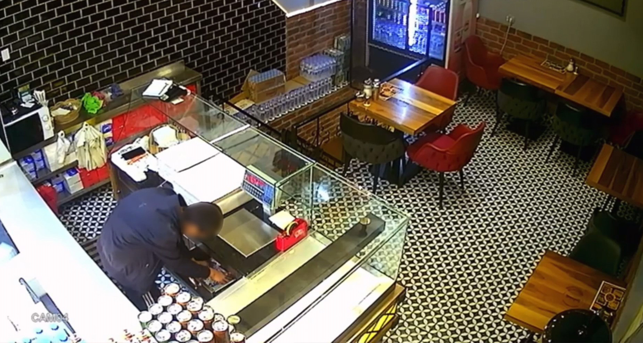 Van’da börekçide hırsızlık kameraya yansıdı