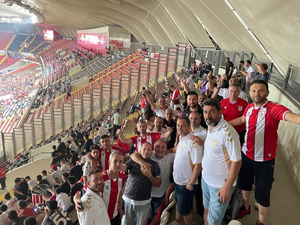 13 üniversite bitirdi, dünya rekoru için 3 üniversite daha okuyor