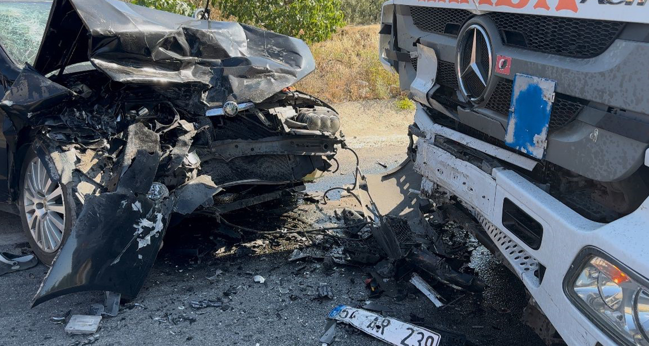 Bursa’da otomobil ile tır çarpıştı: 1 ölü, 2 ağır yaralı