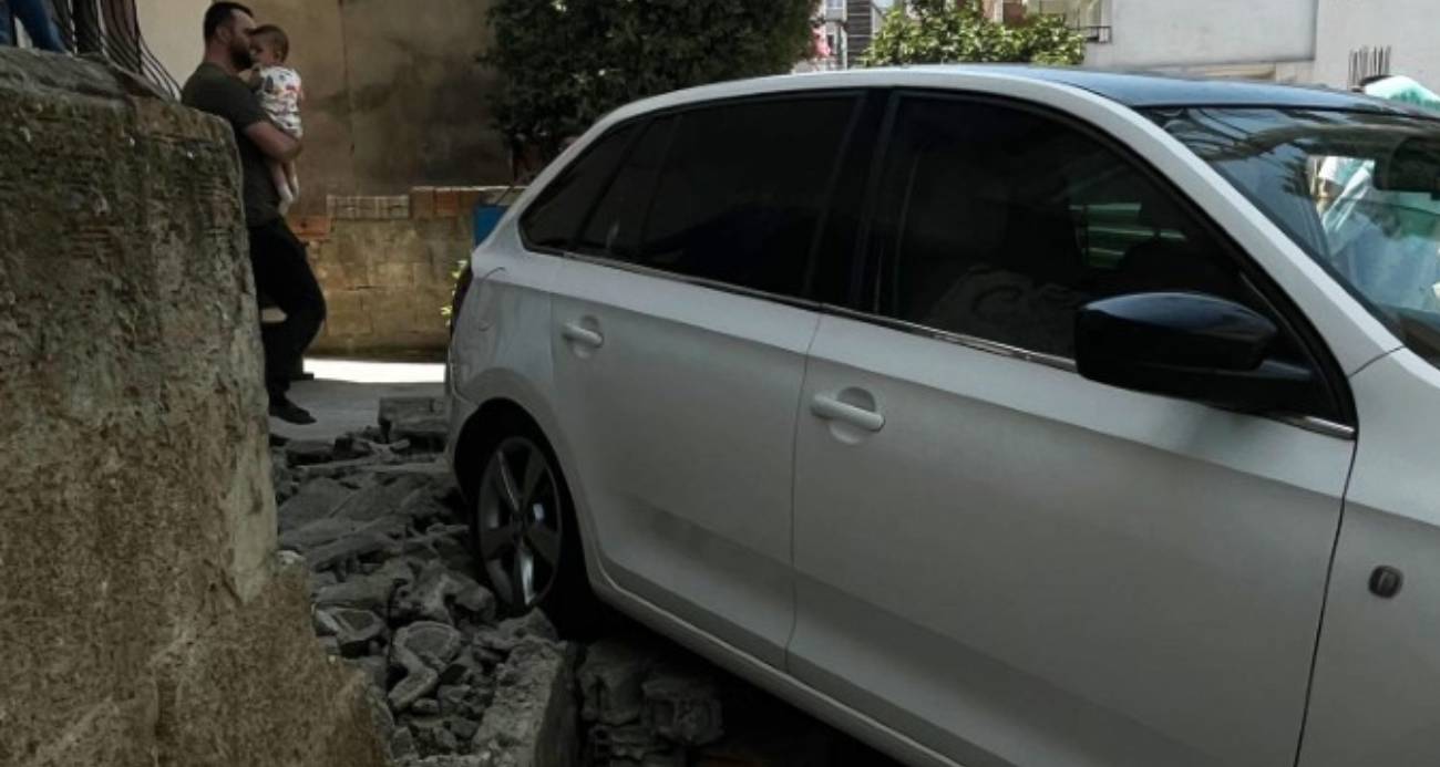 Yardım istedi, az kalsın otomobilinden oluyordu