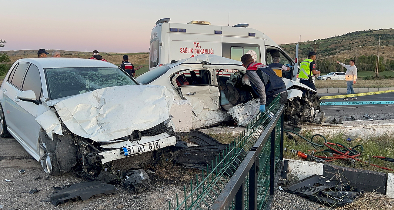 Feci kaza evli çifti hayattan kopardı