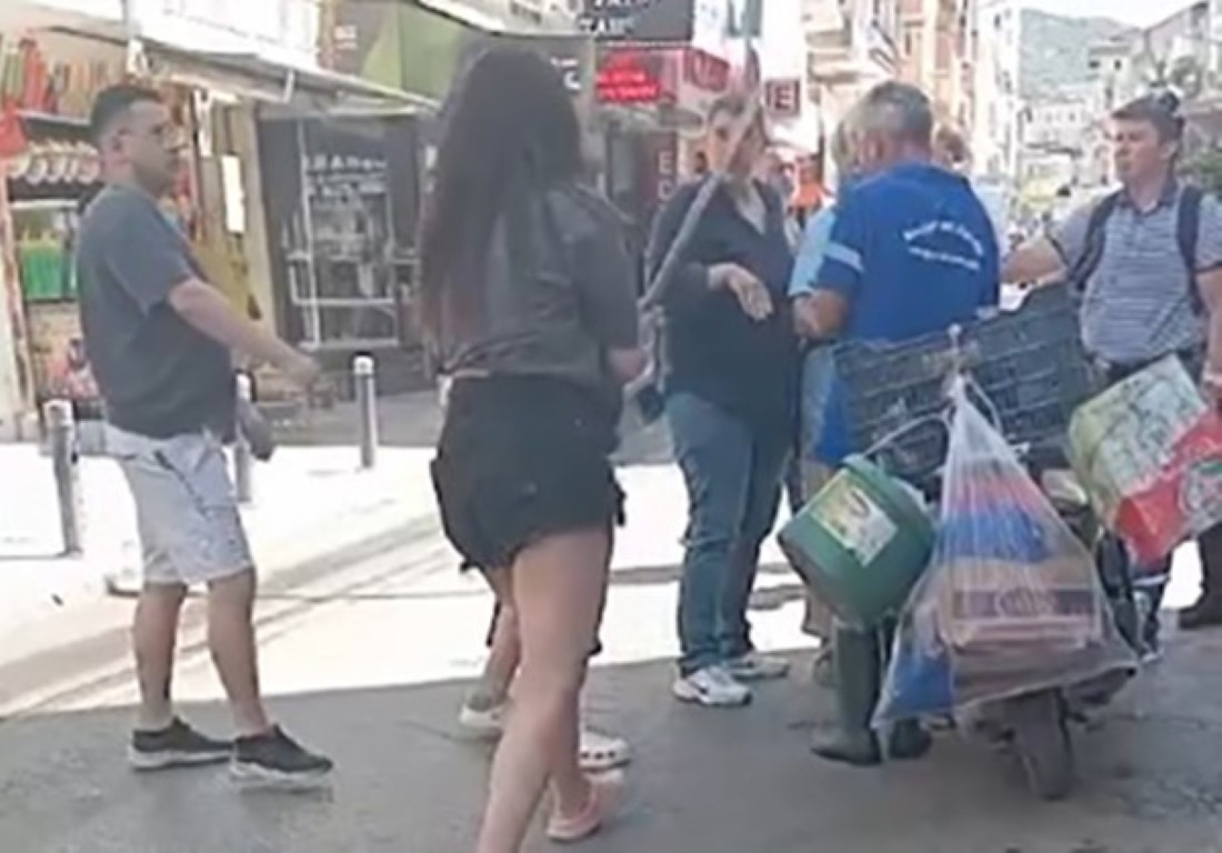 İzmir sokaklarında tekmeler, yumruklar konuştu