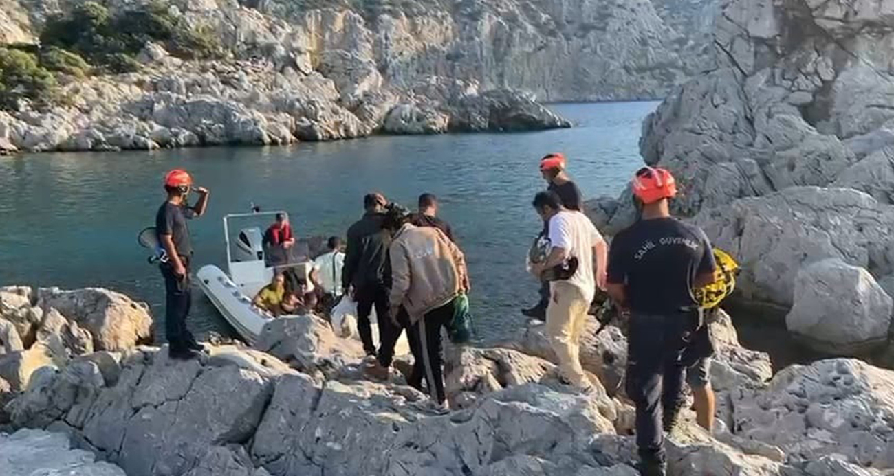 Marmaris’te 15 düzensiz göçmen ve bir göçmen kaçakçısı yakalandı