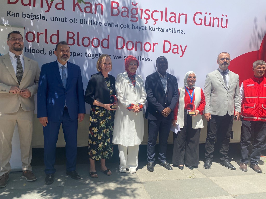 DSÖ’den Türk Kızılay’a kan bağışı