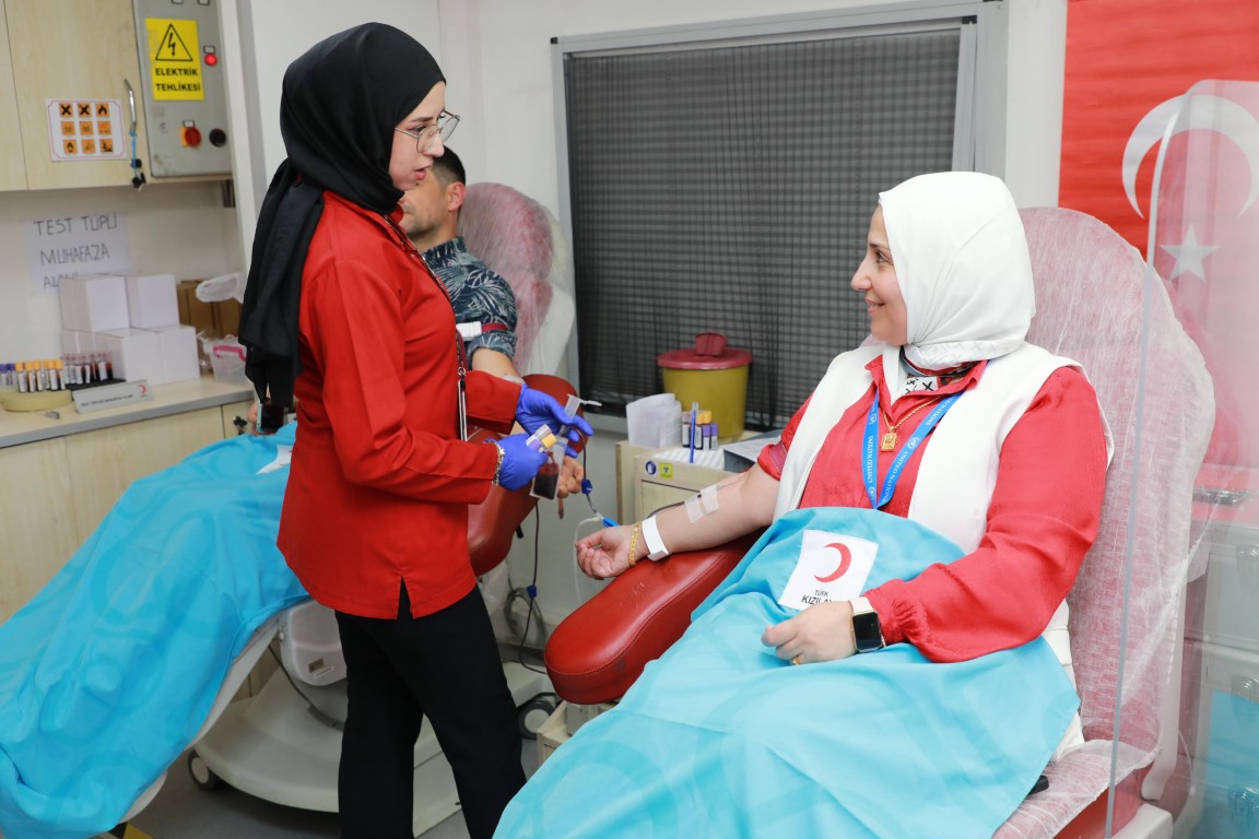 DSÖ’den Türk Kızılay’a kan bağışı
