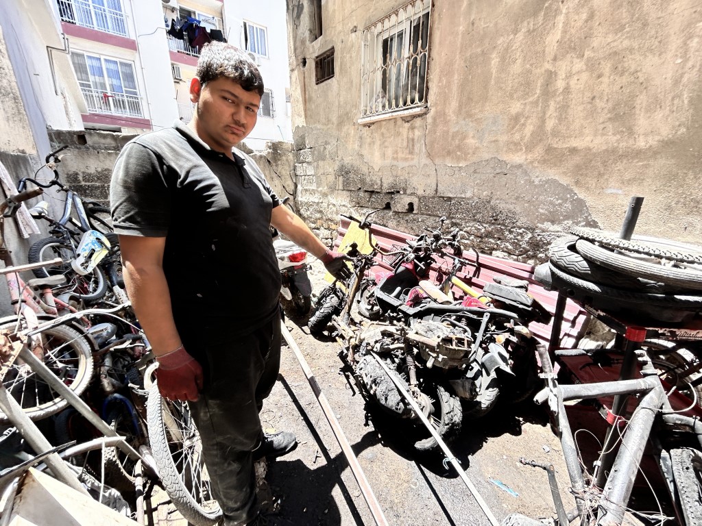 Motosiklet ustasının 35 yıllık emeği yangında küle döndü