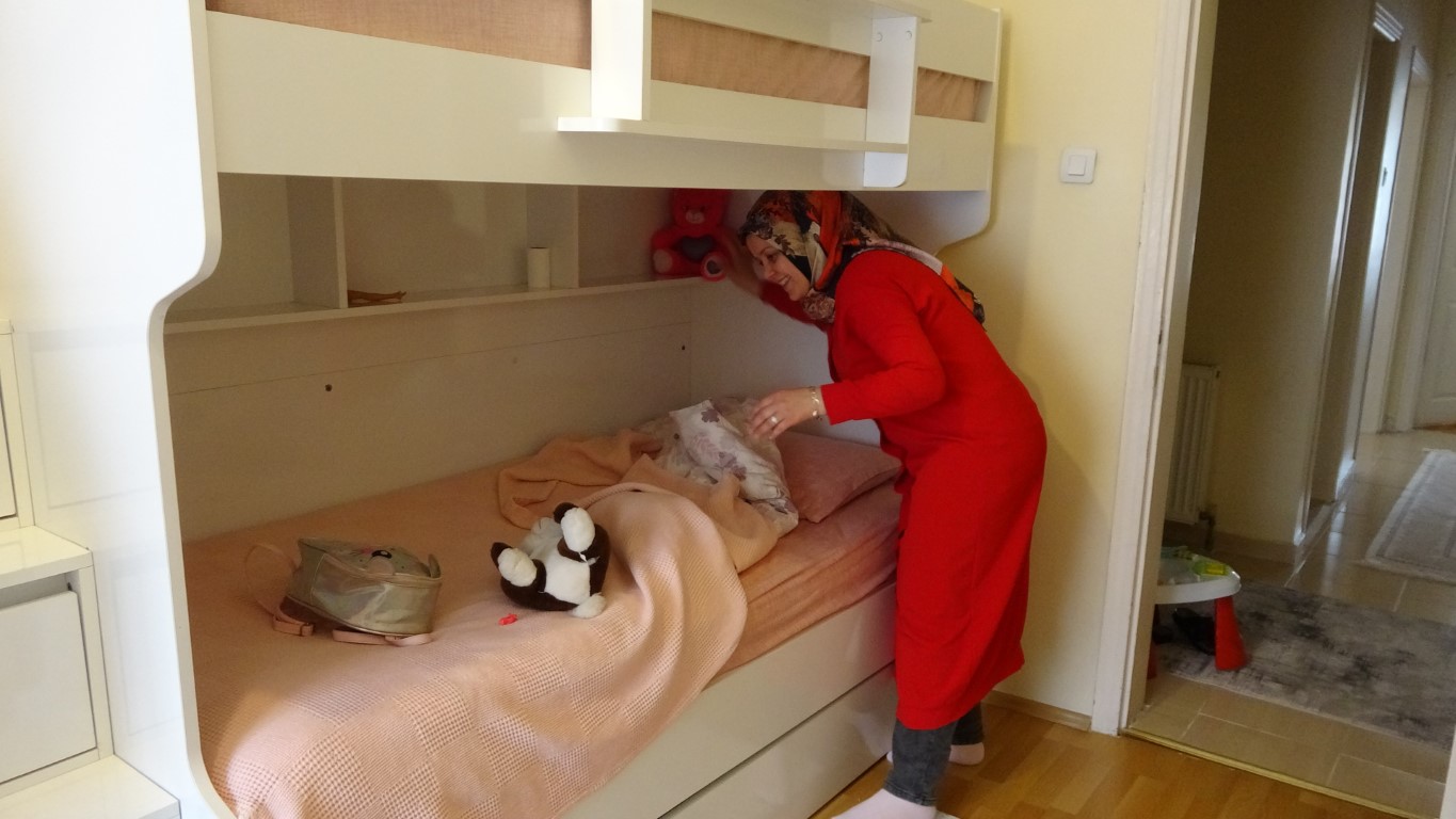 Asrın felaketinden etkilendiler, 3 kız kardeşe koruyucu aile oldular