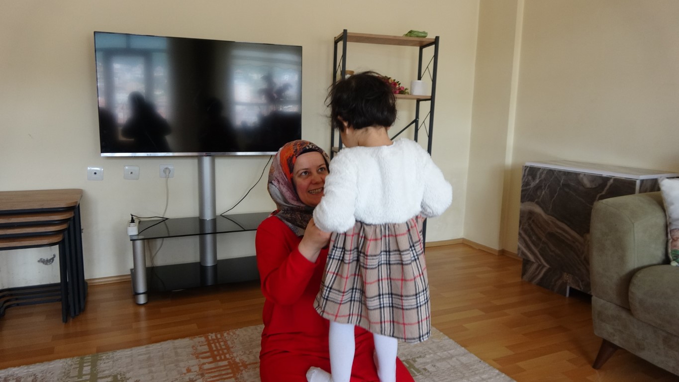 Asrın felaketinden etkilendiler, 3 kız kardeşe koruyucu aile oldular