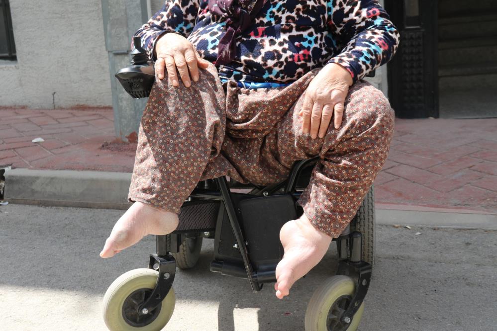 63 yıldır sürünen Hatice teyzenin yürek yakan dramı