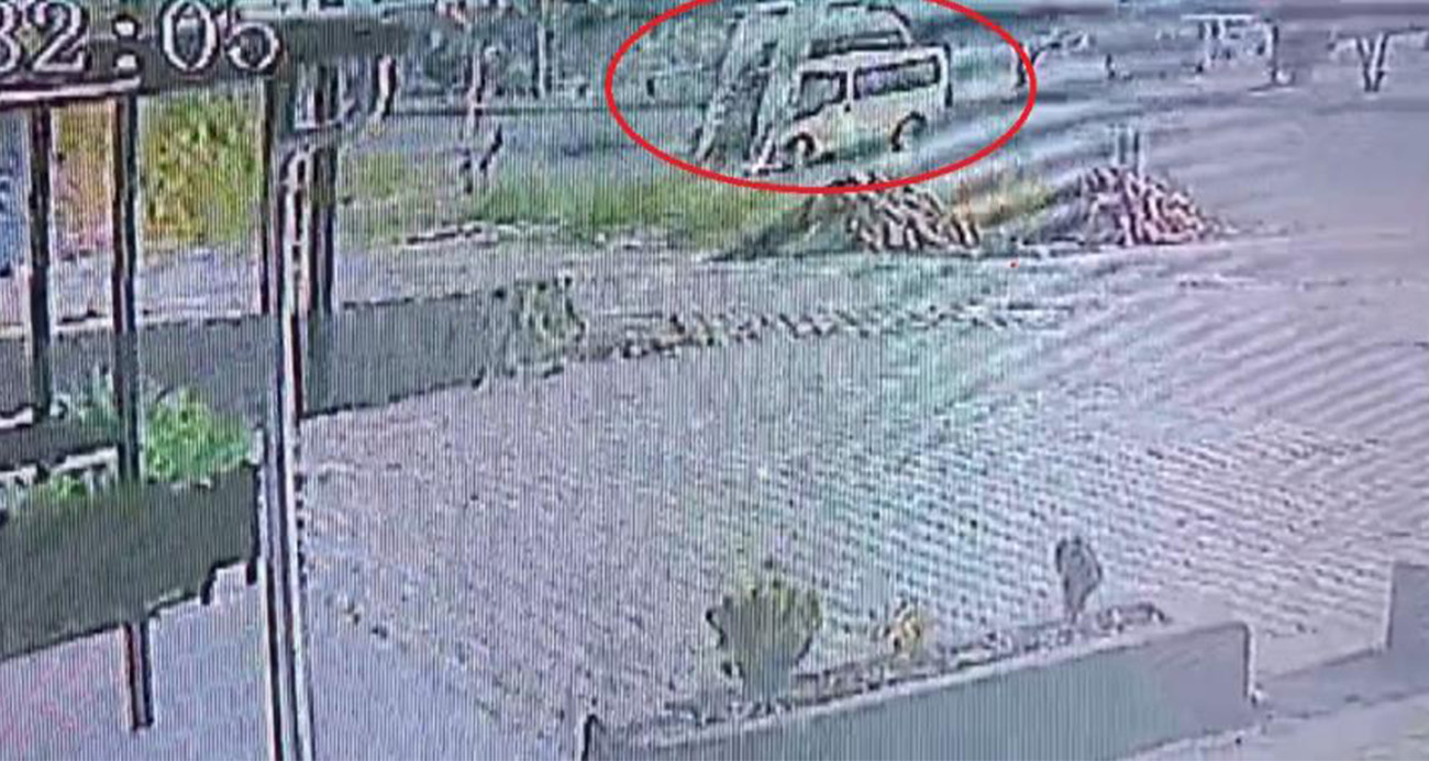 Defalarca takla atan minibüsün 18 yaşındaki sürücüsü öldü: Kaza anı kamerada