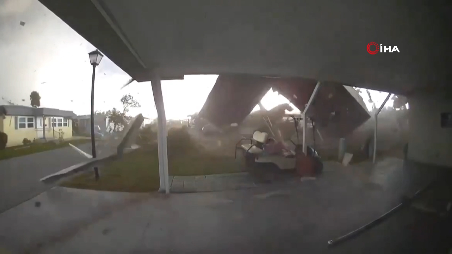 Hortum prefabrik evi havaya uçurdu