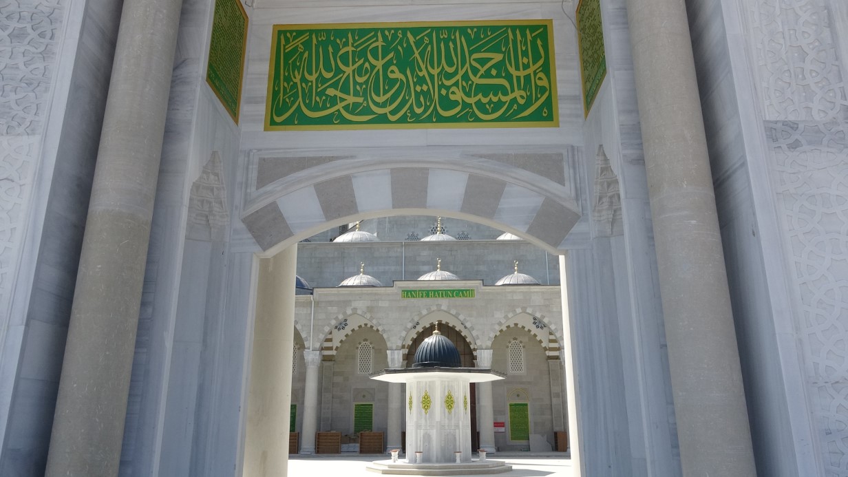 Halılar serildi, artık açılışa hazır