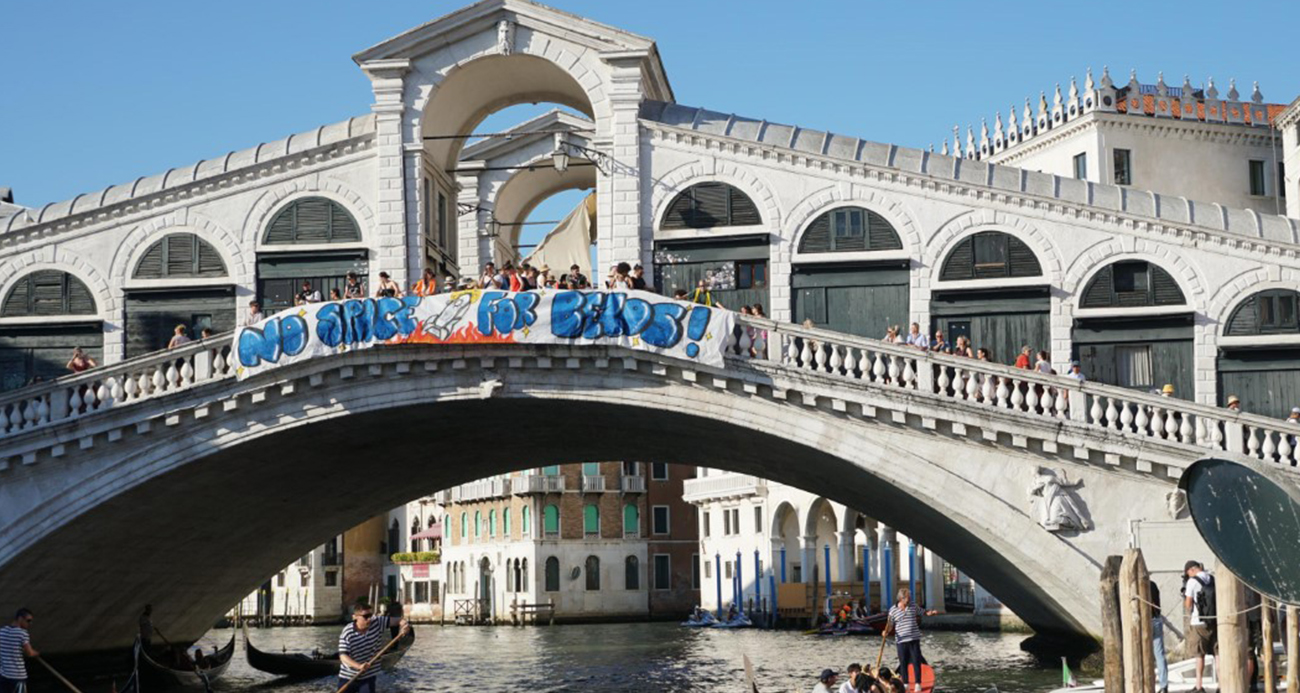 İtalya'da Bezos düğününe protesto