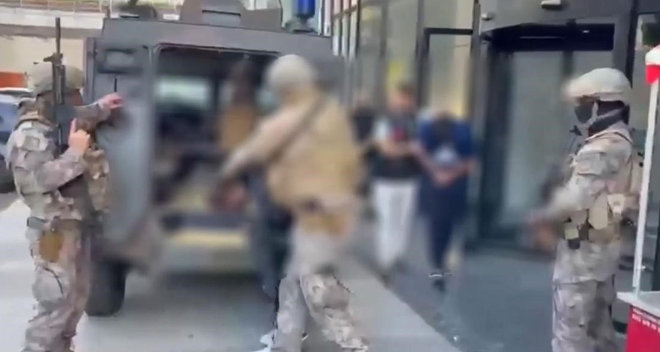 İnternet üzerinde faizsiz kredi arayanları hedef alan şebekeye "Akbaba Operasyonu": 18 tutuklama