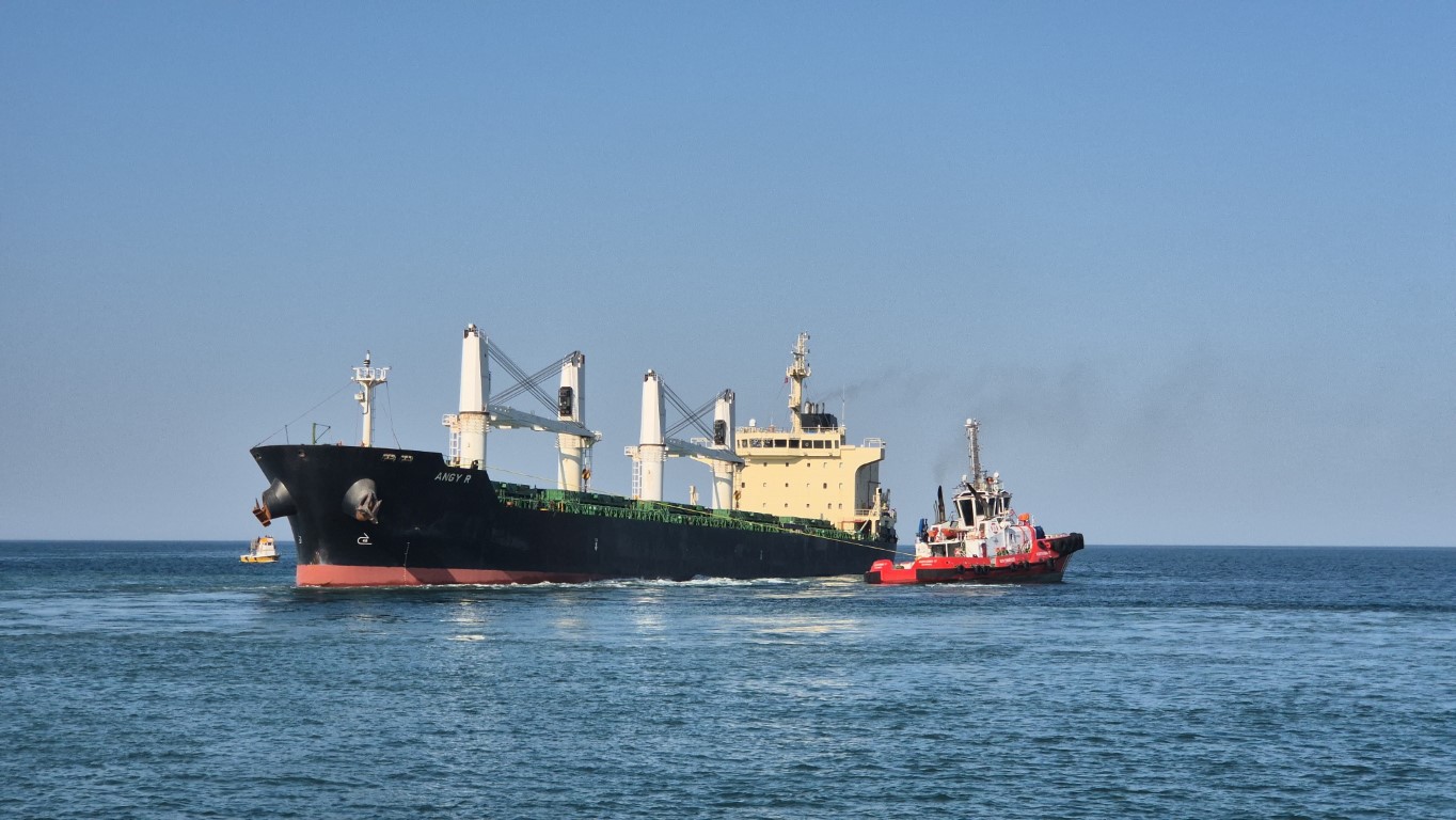 Tekirdağ’da karaya oturan yük gemisi 4 gün sonra kurtarıldı