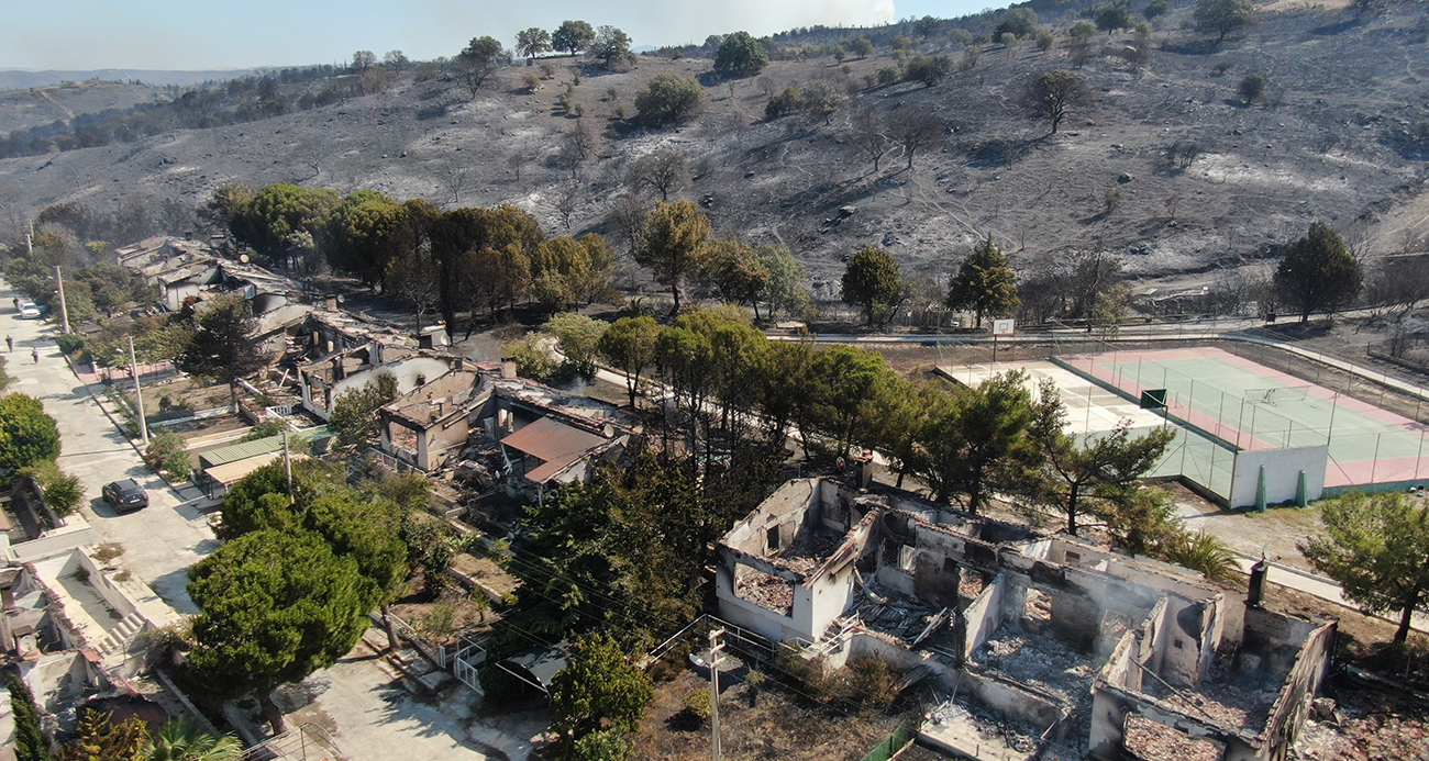 40 yıllık hatıraları küle döndü