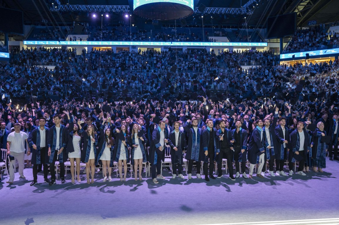 Engel tanımadı önce YKS'de şimdi de üniversitede birinci oldu