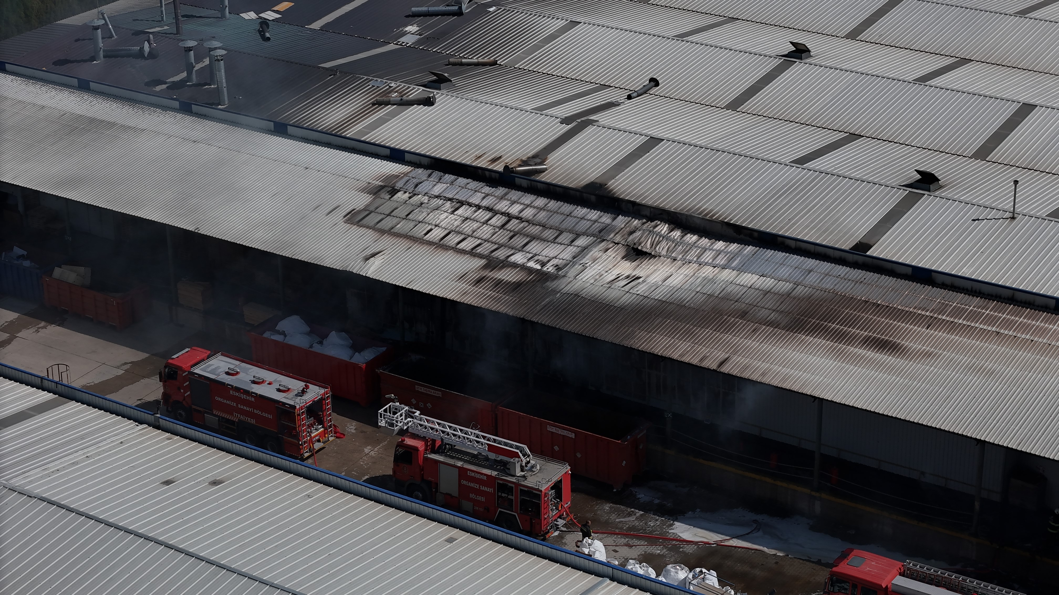 Eskişehir’deki fabrikada çıkan yangın kontrol altına alındı: 6 işçi dumandan etkilendi