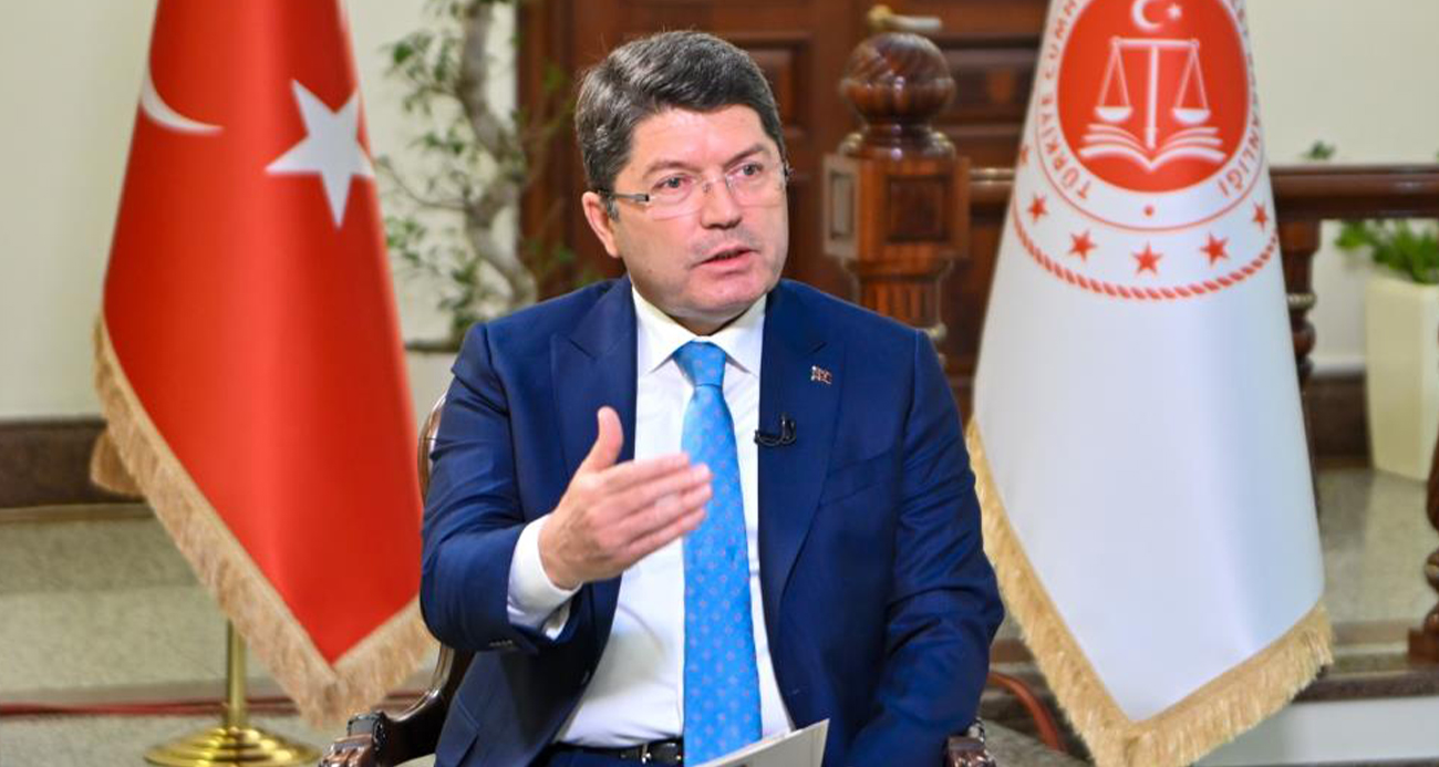 Adalet Bakanı Tunç: "Peygamber Efendimizin karikatürünün çizilmesiyle ilgili soruşturma başlatılmıştır"