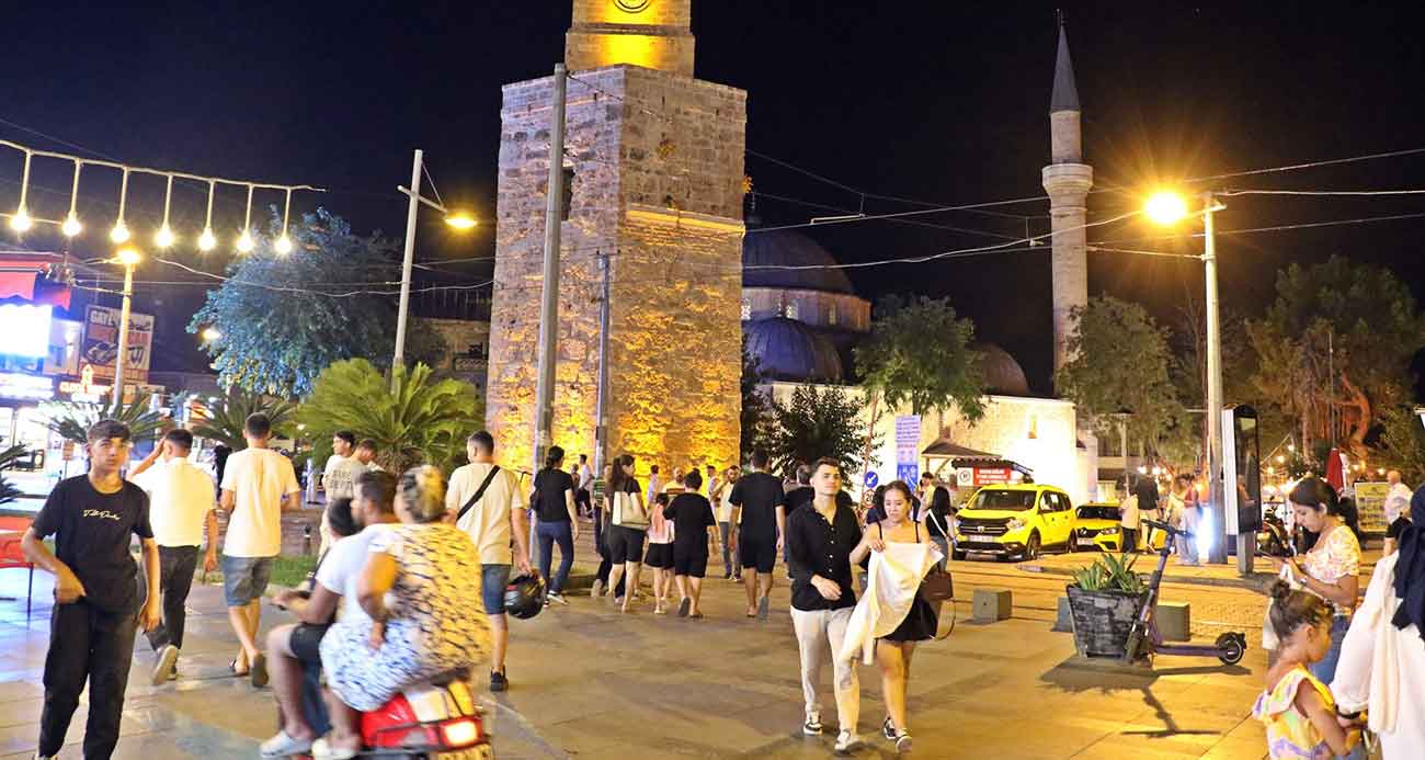 Nüfusu gündüz 82, gece 10 bin