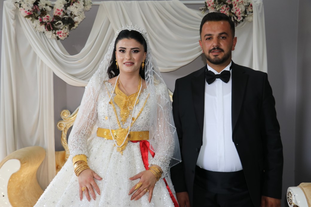 Van’da geline 2 kilo altın, damada 6 buçuk milyon TL takıldı
