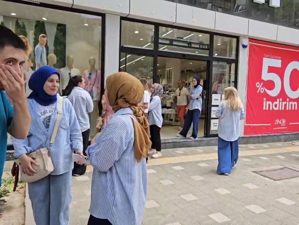 Bursa'da peş peşe depremler