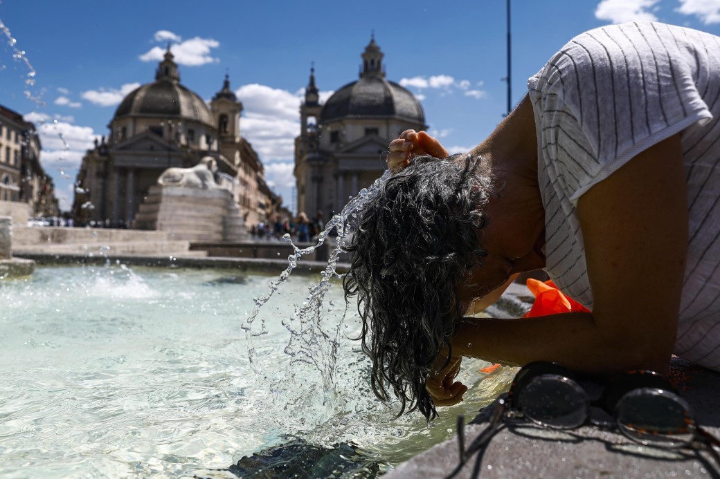 İtalya'da sel ve aşırı sıcaklarda 2 kişi hayatını kaybetti