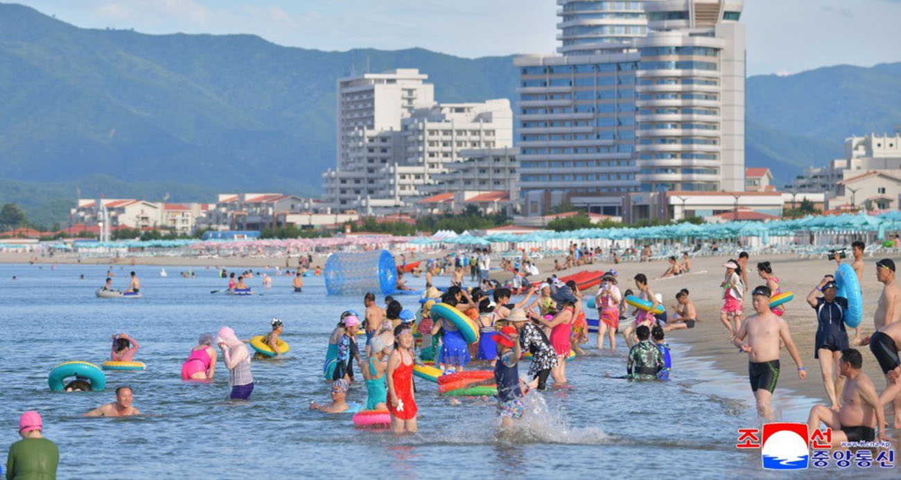 Kuzey Kore'nin yeni tatil kompleksi yerli ziyaretçileri kabul etmeye başladı