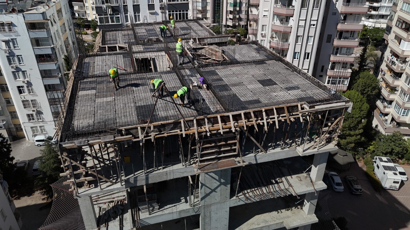 Adana’da Yerinde Dönüşüm Projesi ile inşaatlar sürüyor