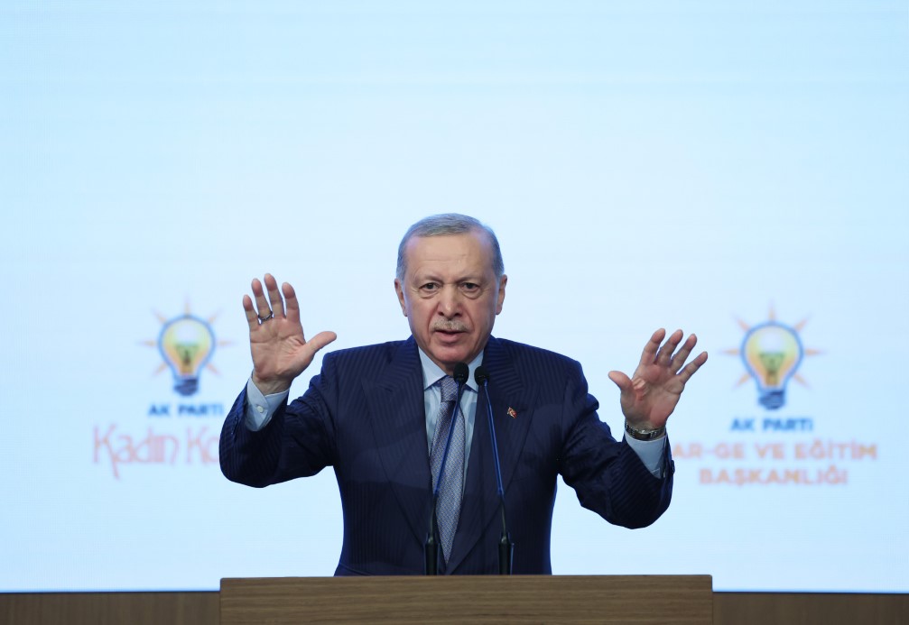 Cumhurbaşkanı Erdoğan: "CHP sadece belediye soyguncularının değil daha vahimi milletten kopuk marjinallerin, yüzü maskeli provokatörlerin, ağzı bozuk sokak eşkıyalarının da oyuncağı haline gelmiştir"