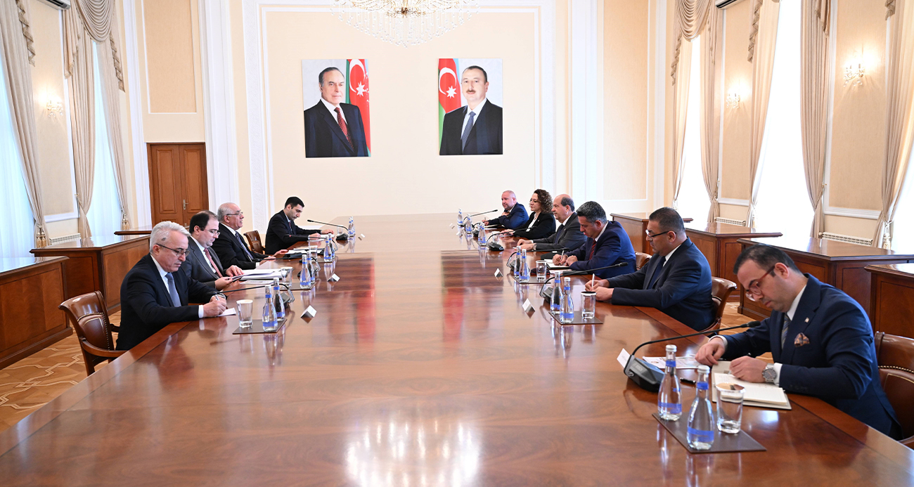 KKTC Cumhurbaşkanı Tatar, Azerbaycan Başbakanı Asadov ile bir araya geldi