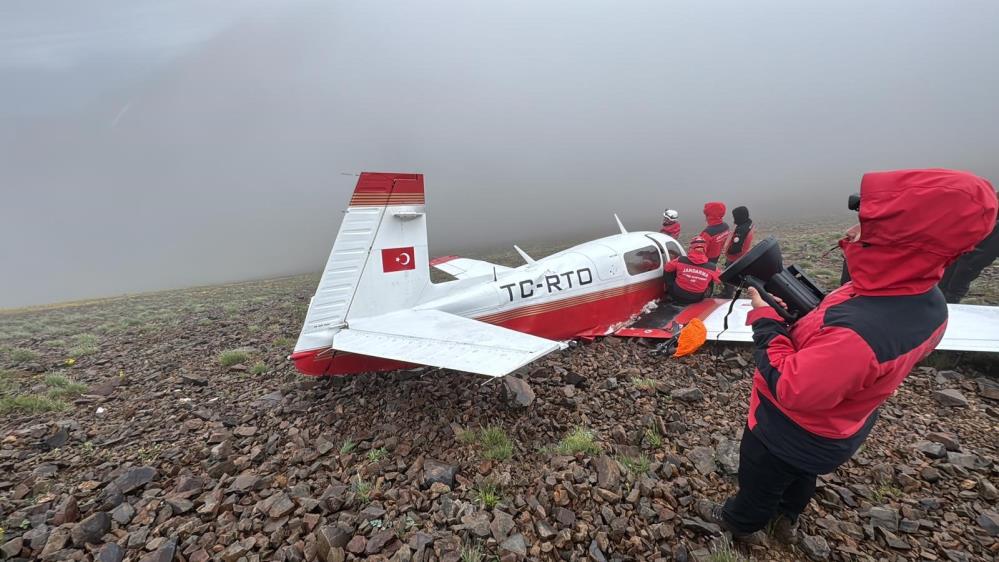 Sivrihisar’dan havalanıp Rize’ye giderken düşen jet uçağının enkazı Rize-Bayburt sınırında JAK timi tarafından bulundu