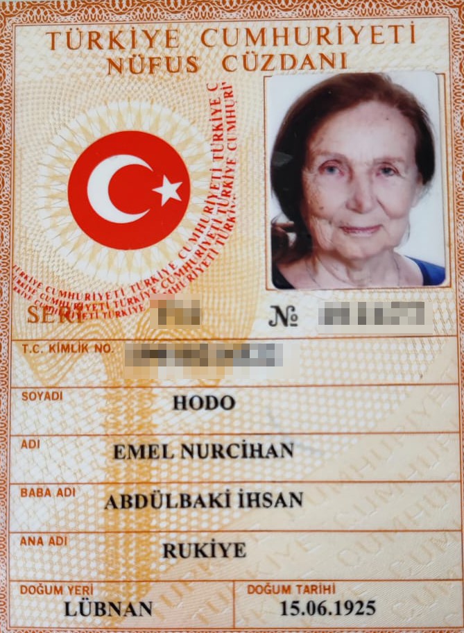 Osmanlı Padişah’ı Sultan Reşad’ın torunu Emel Hanımsultan 100’üncü yaş gününü hasta yatağında kutladı