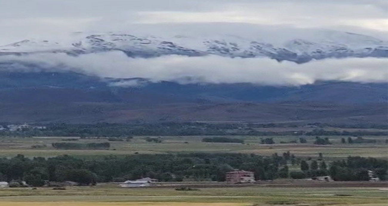 Temmuz’da kar sürprizi: Bayburt’un Soğanlı Dağı’na kar yağdı