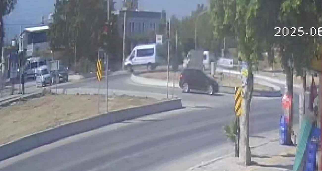 Araçla çarpışmamak için refüje çıktı