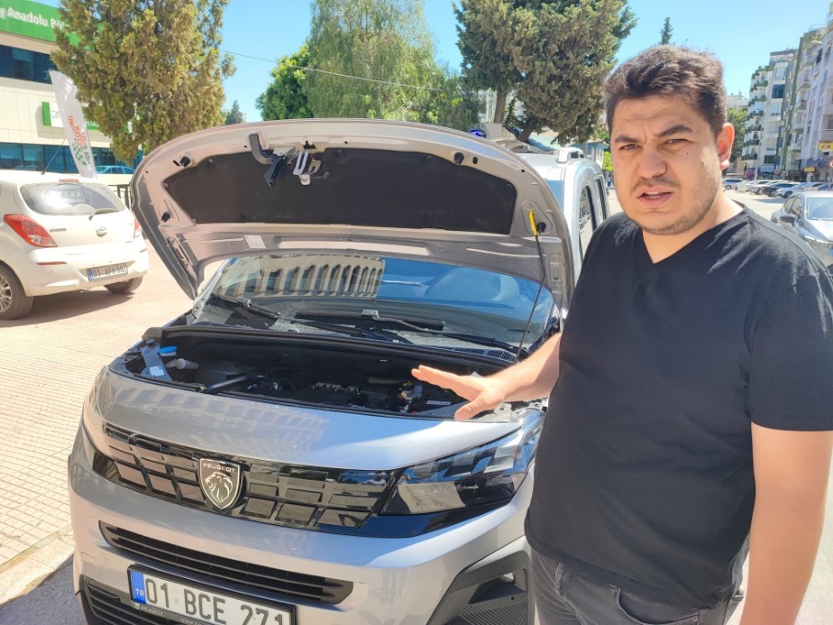 Ekspere götürdü şok oldu: Sıfır aldığı Peugeot panelvan boyalı ve ’Sök-tak’ çıktı