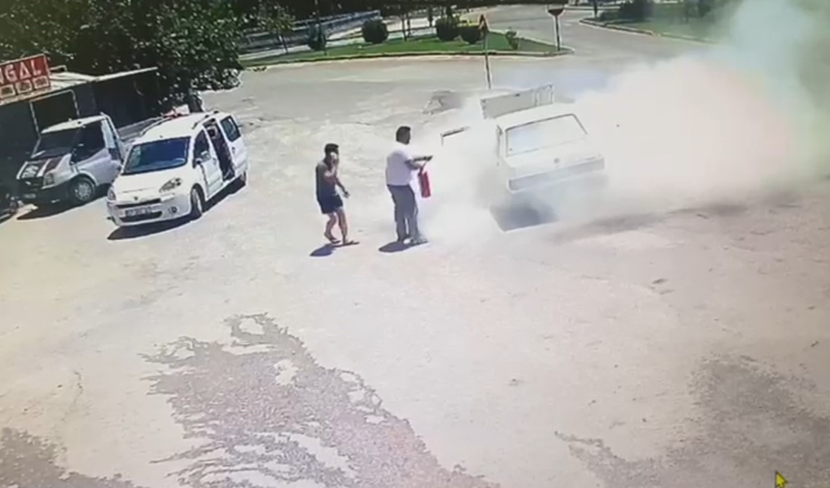 Marketten çıkıp Tofaş aracına bindi, 10 metre sonra dumana boğuldu