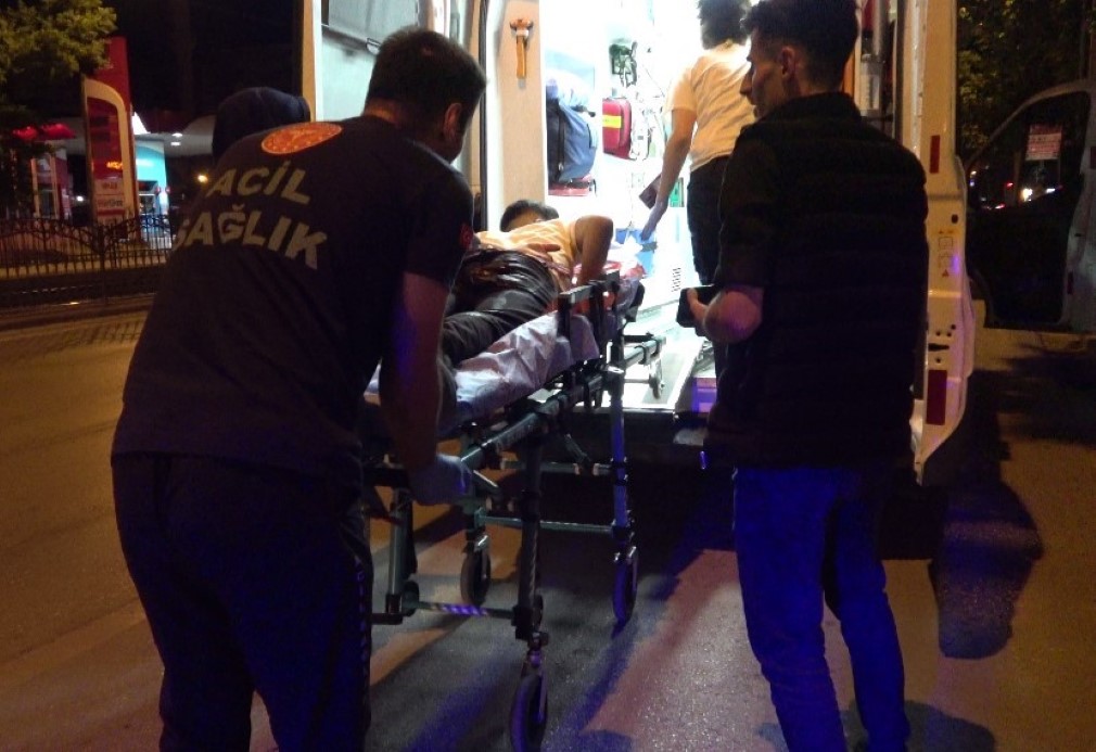 "Paranızı geri vereceğim" diye çağırdığı iki kardeşi bıçakladı