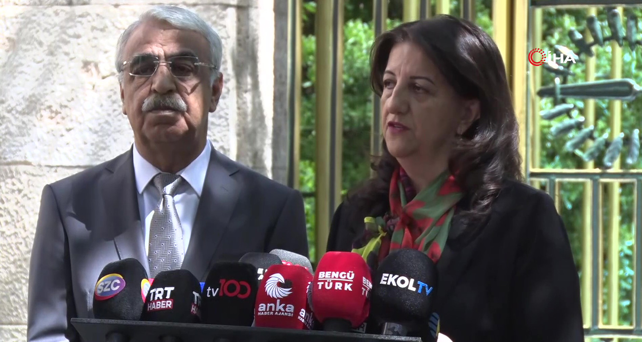 DEM Parti: "Bugün heyet olarak İmralı Cezaevinde Öcalan ile görüşme gerçekleştirdik"