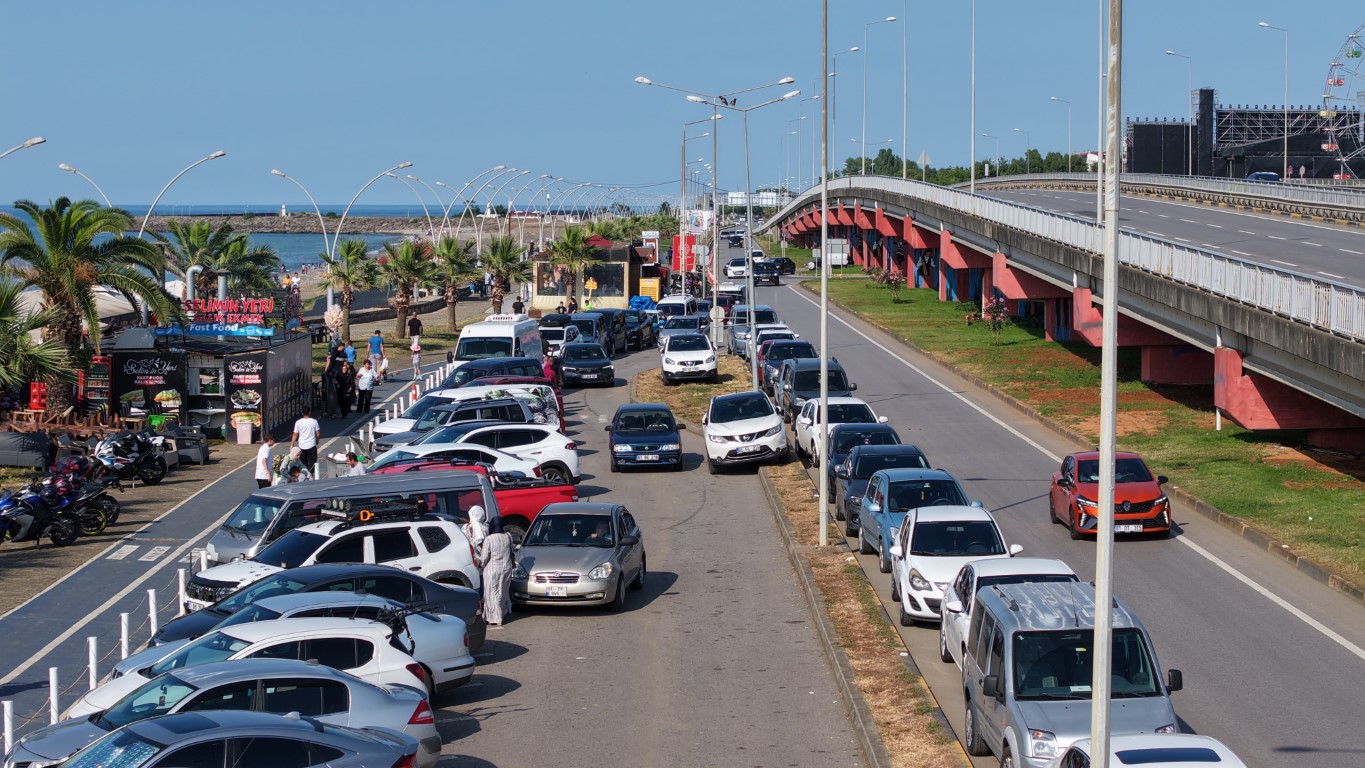 Neredeyse 3 kişiye bir araç düşüyor