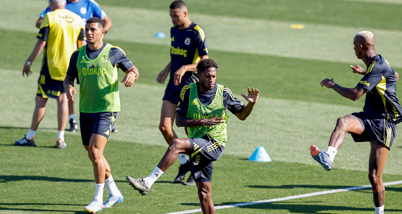 Fenerbahçe, yeni sezon hazırlıklarını akşam idmanıyla sürdürdü