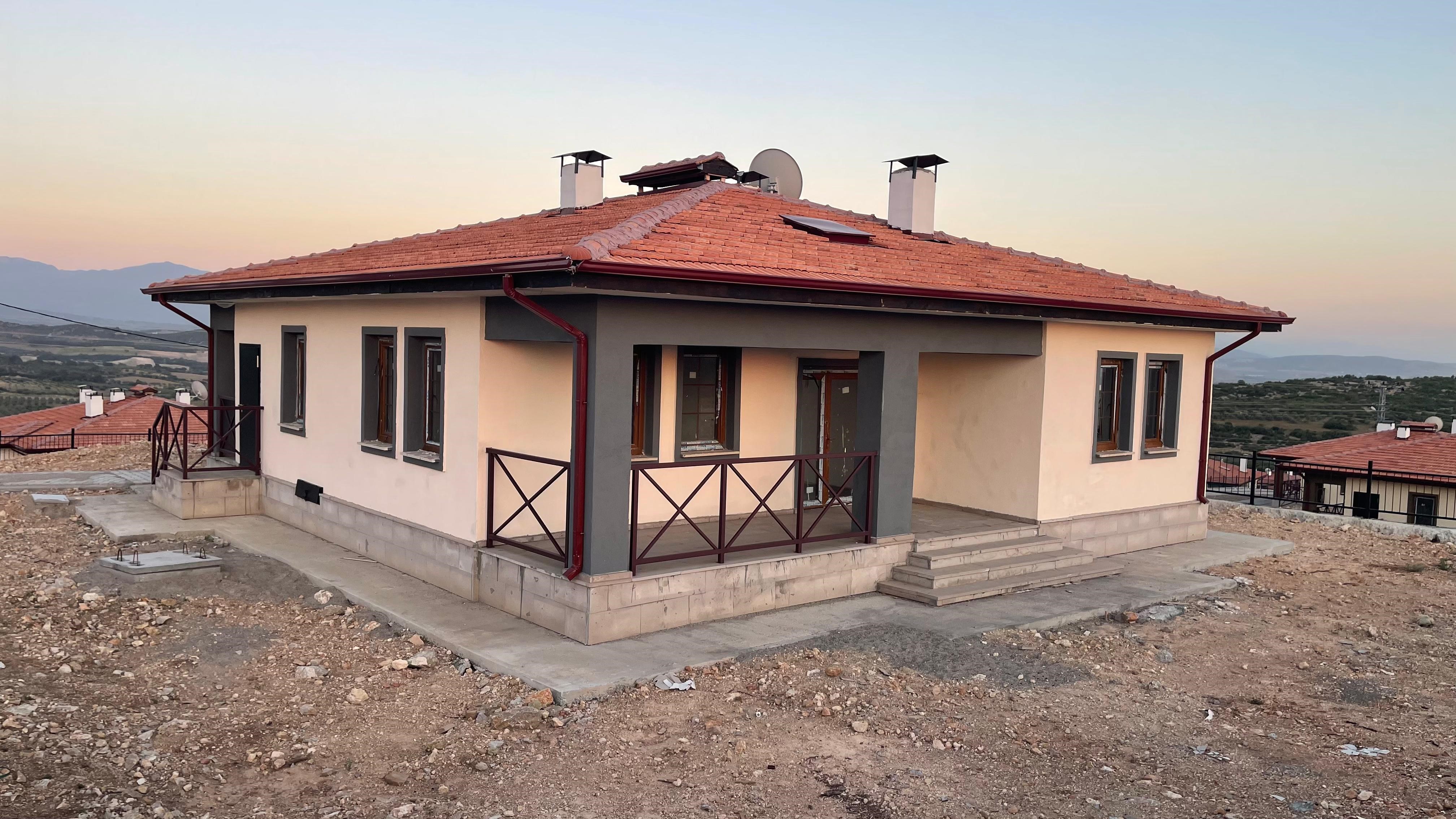 Osmaniye’de villa tipi köy evleri depremzedelerin yüzünü güldürdü