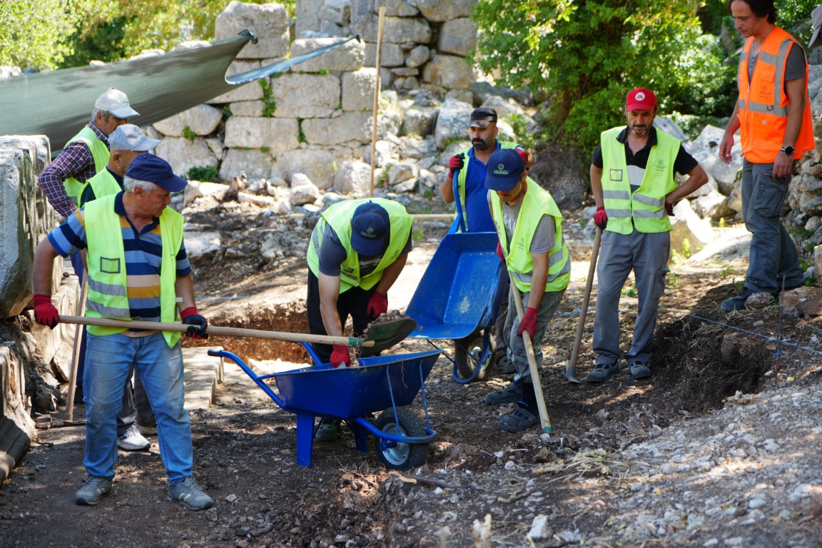 Termessos’ta tarih gün yüzüne çıkıyor: Antik kentte ilk kazı başladı