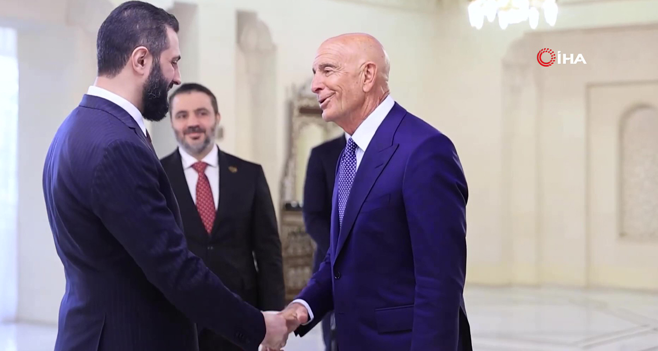 Suriye Devlet Başkanı Şara, SDG'li Abdi ve ABD'nin Suriye Temsilcisi Barrack ile bir araya geldi