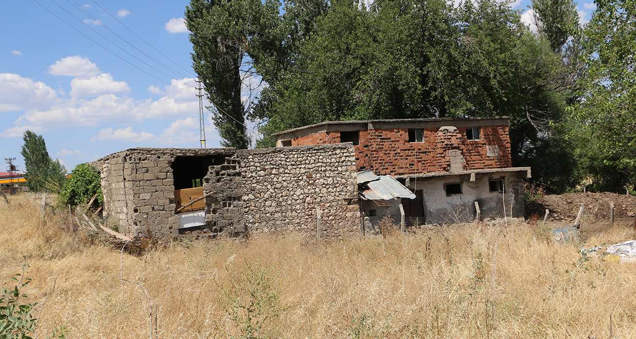 İHA, PKK'nın kurulduğu barakayı görüntüledi